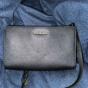 Michael Kors Travel Crossbody Clutch